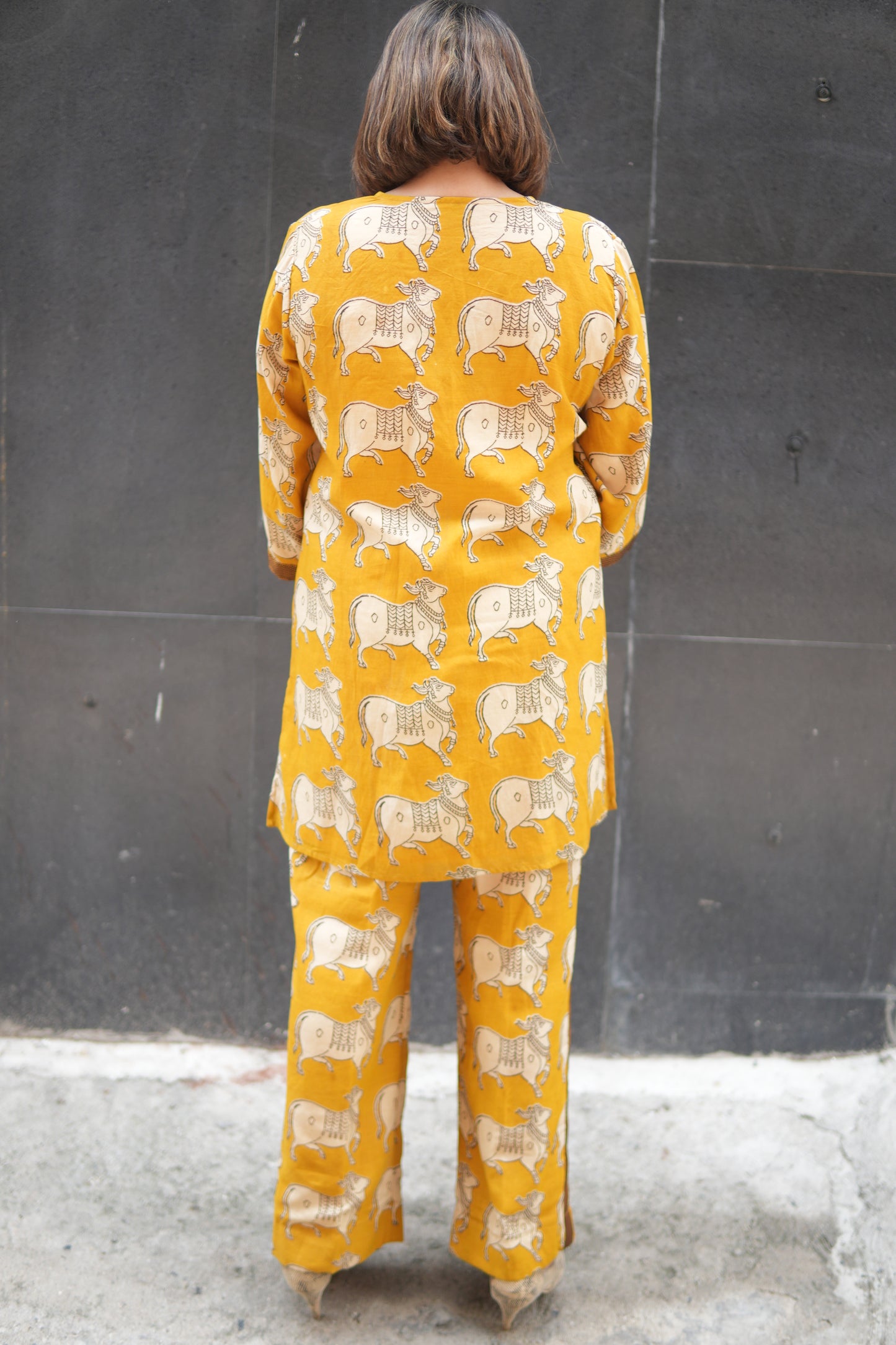 NANDI MUSTARD KALAMKARI SHORT LENGTH KURTA AND PANTS