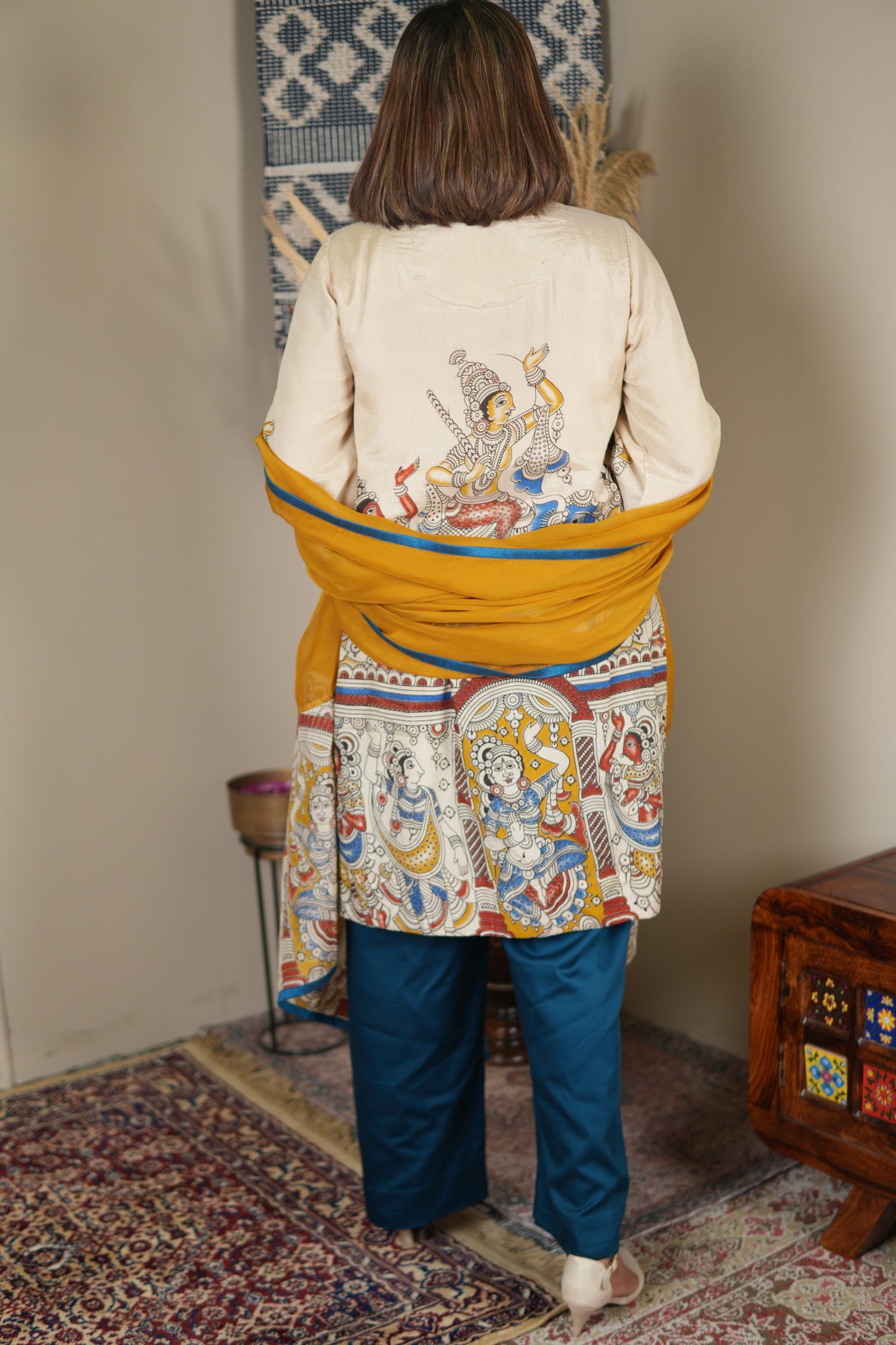NEEL KESAR SHORT KURTA SET