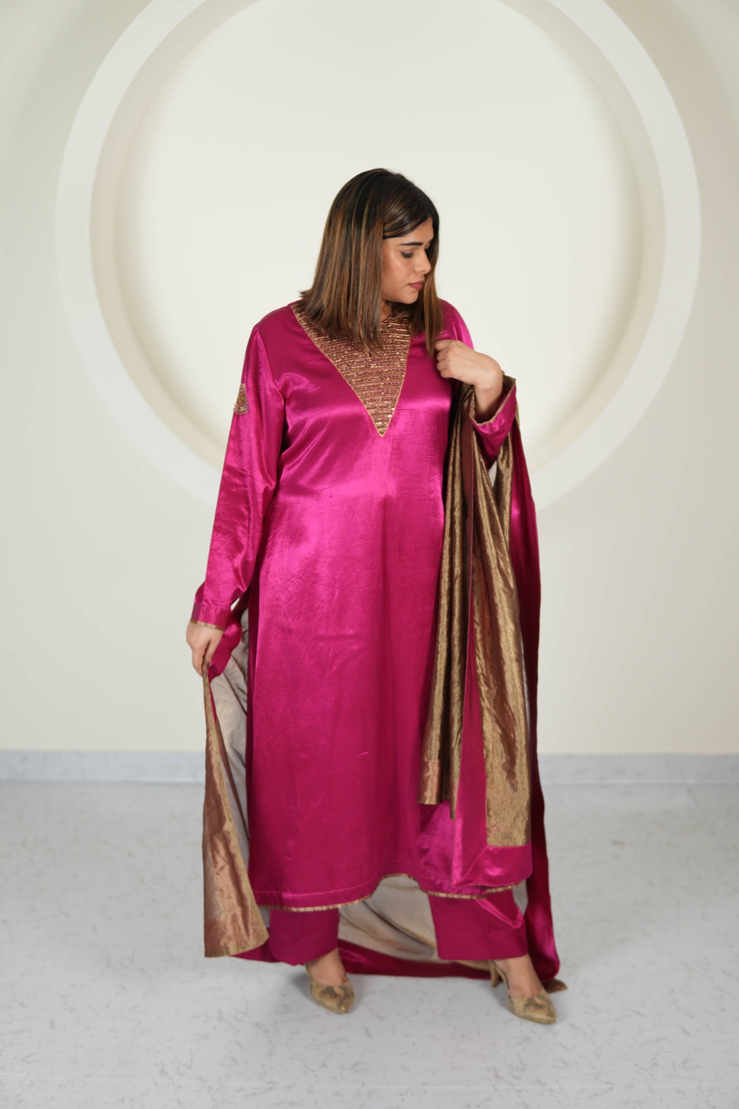 NOOR-E-FIROZA FUSCHIA MASHRU KURTA SET