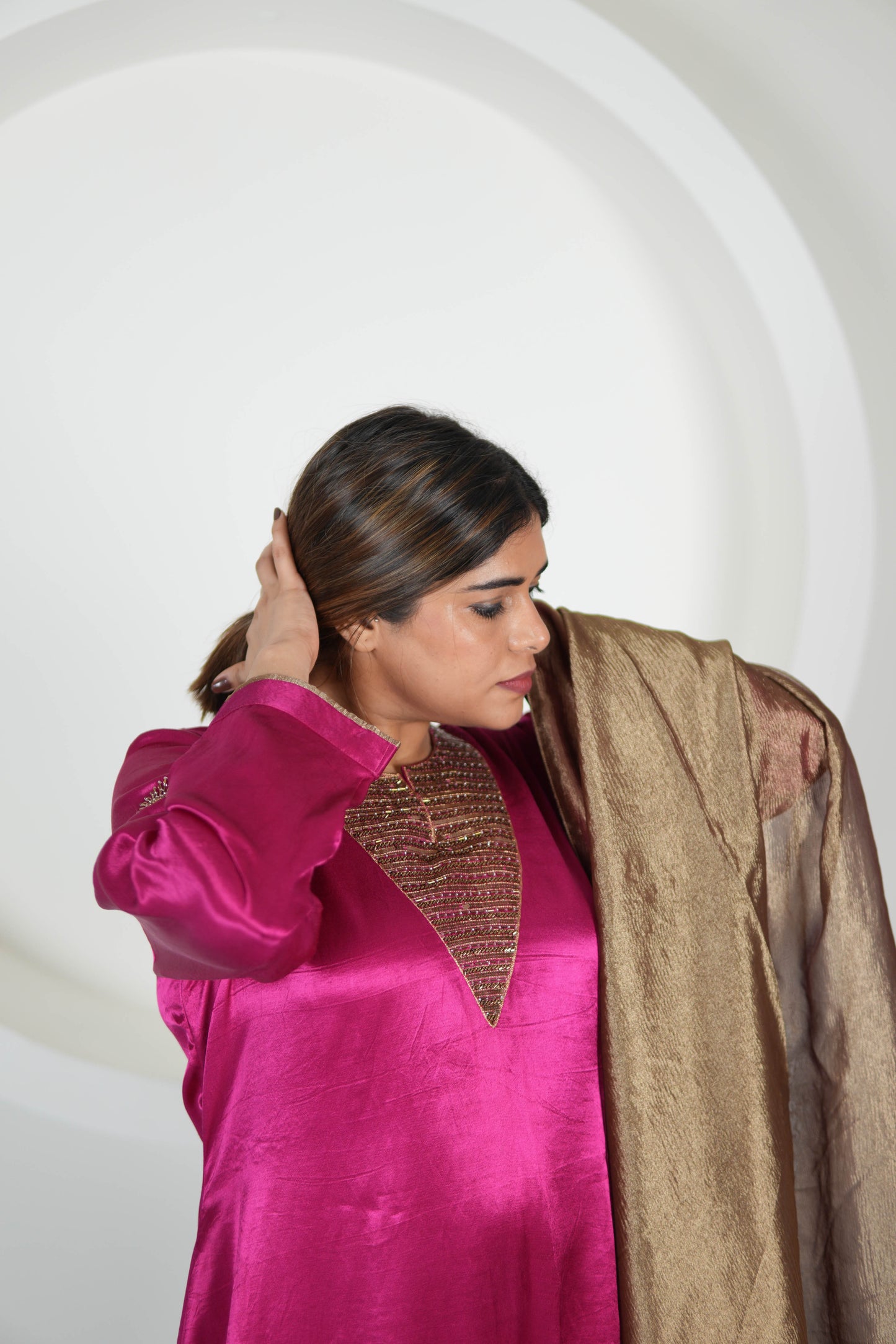 NOOR-E-FIROZA FUSCHIA MASHRU KURTA SET