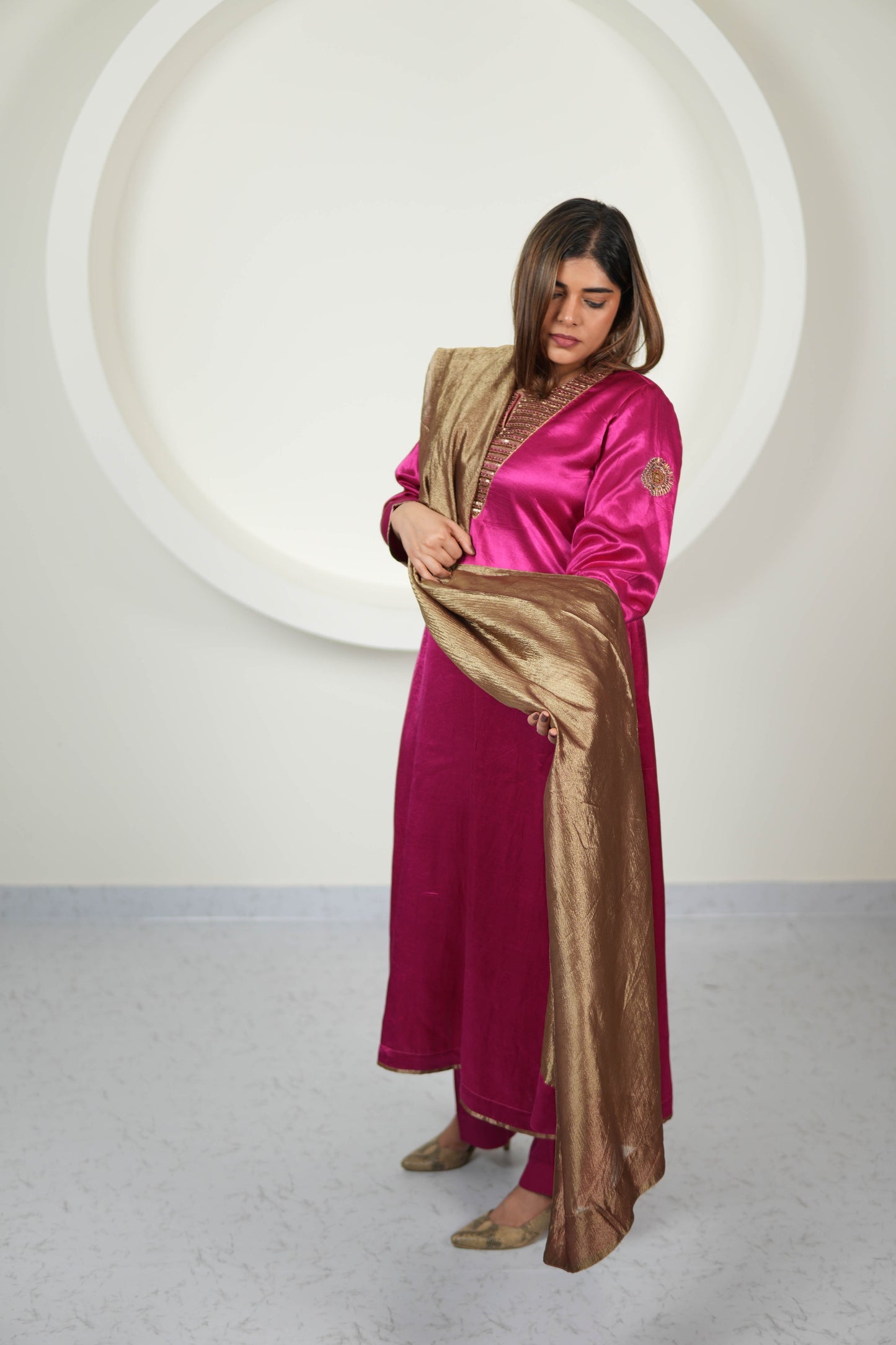 NOOR-E-FIROZA FUSCHIA MASHRU KURTA SET