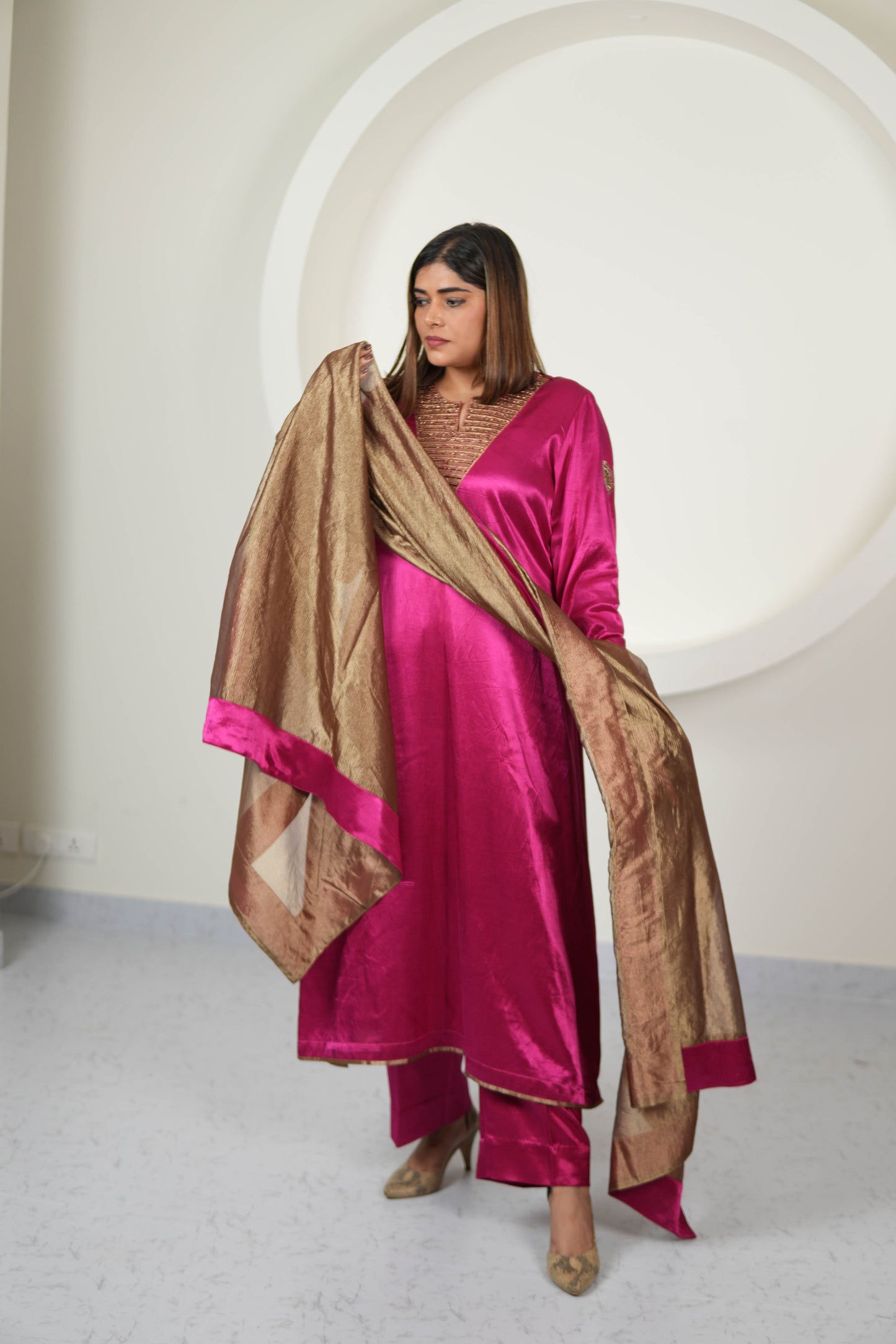 NOOR-E-FIROZA FUSCHIA MASHRU KURTA SET