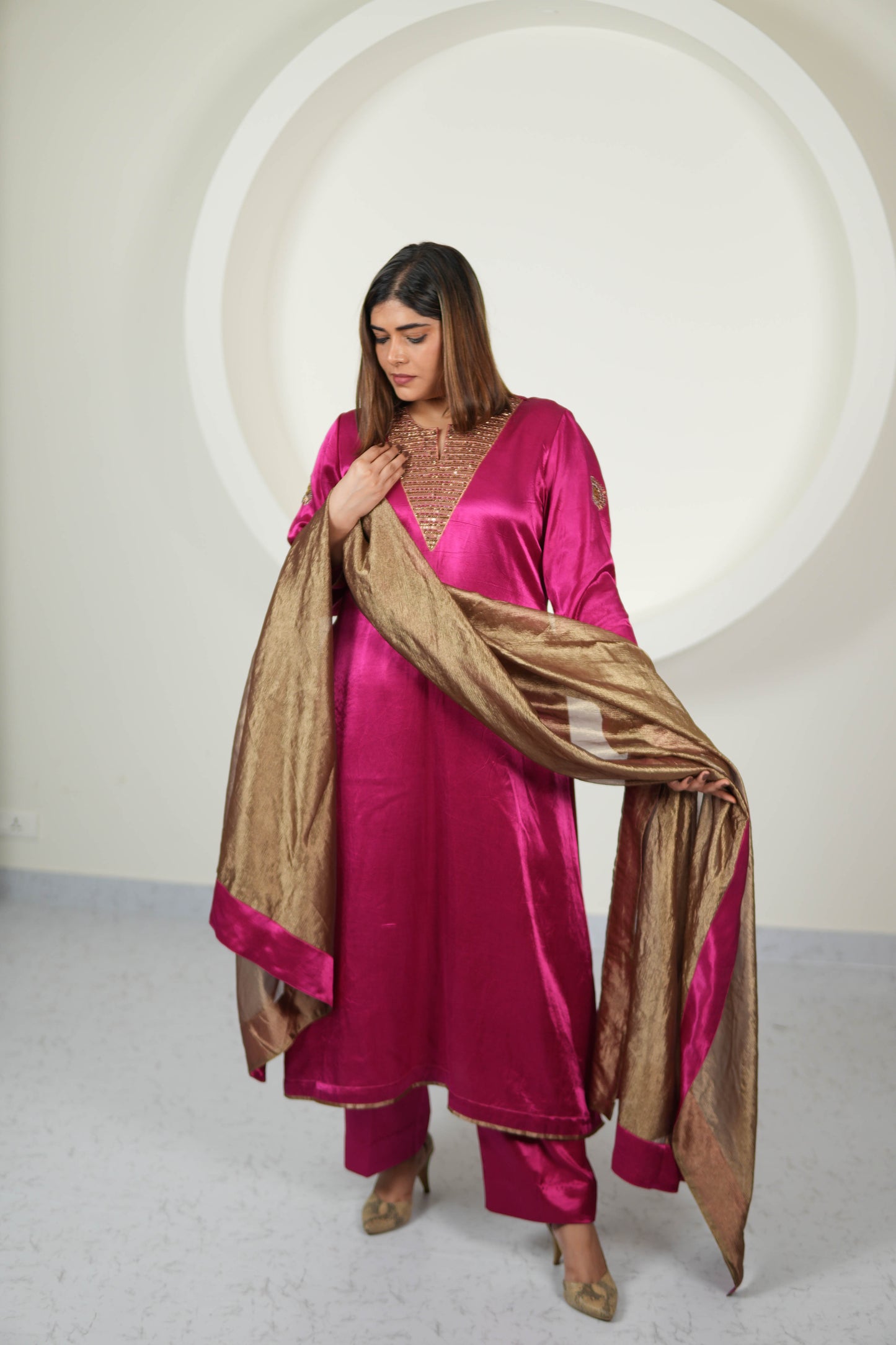 NOOR-E-FIROZA FUSCHIA MASHRU KURTA SET