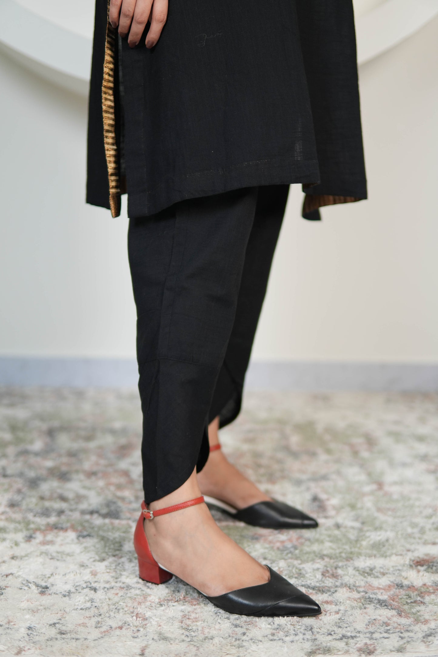 RAATKALI SLUB COTTON SHORT KURTA WITH PANTS