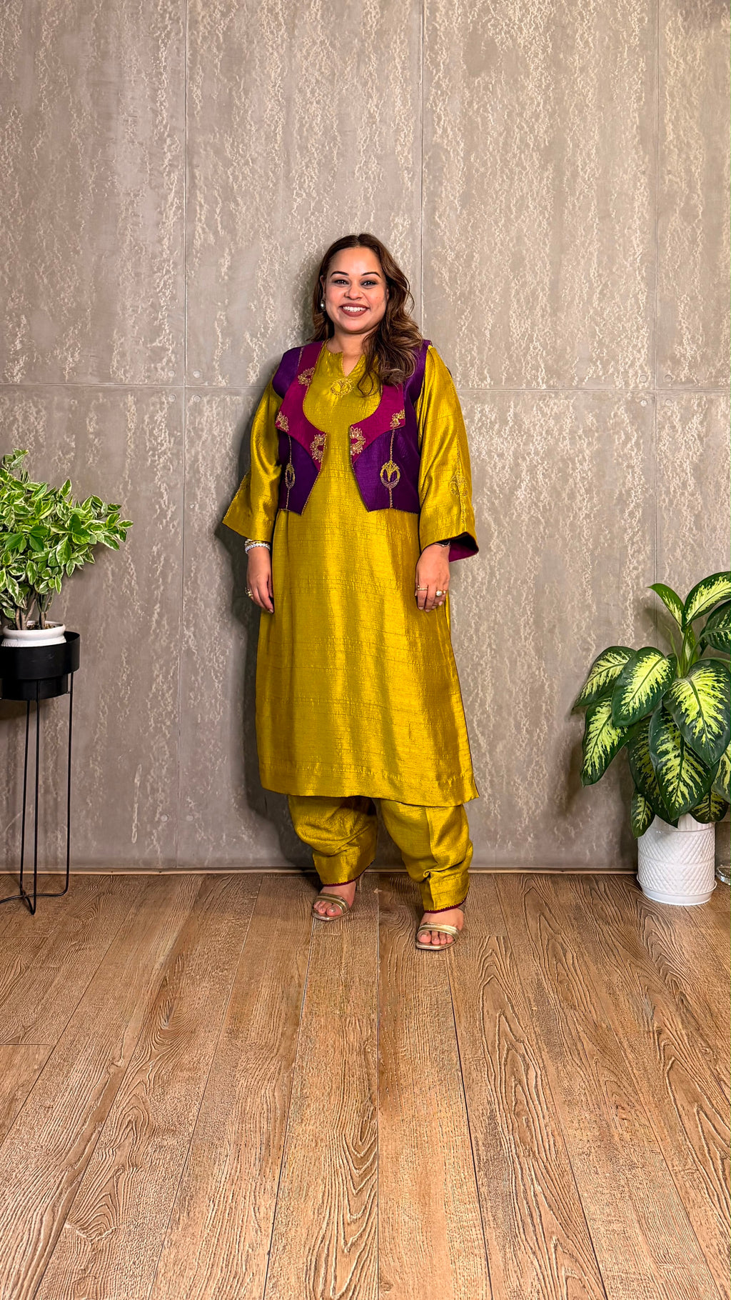 Mrinal Hand-Embroidered Kurta, Pants and Jacket set - Chanderi - Fabric Texture Close-up - Chidiyaa