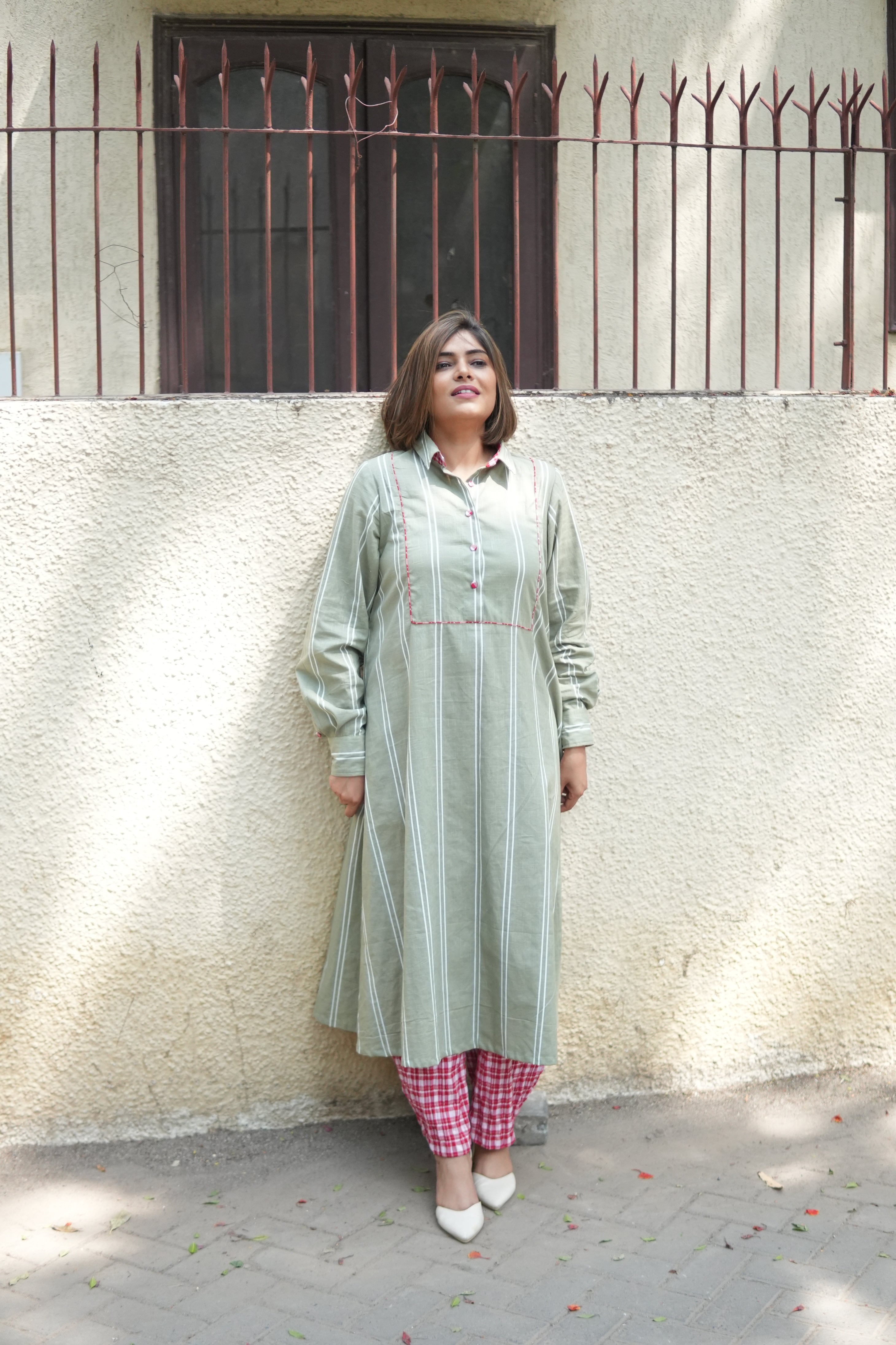 LEHAR LINEN A-LINE CLOSED GHERA LONG KURTA WITH PANTS