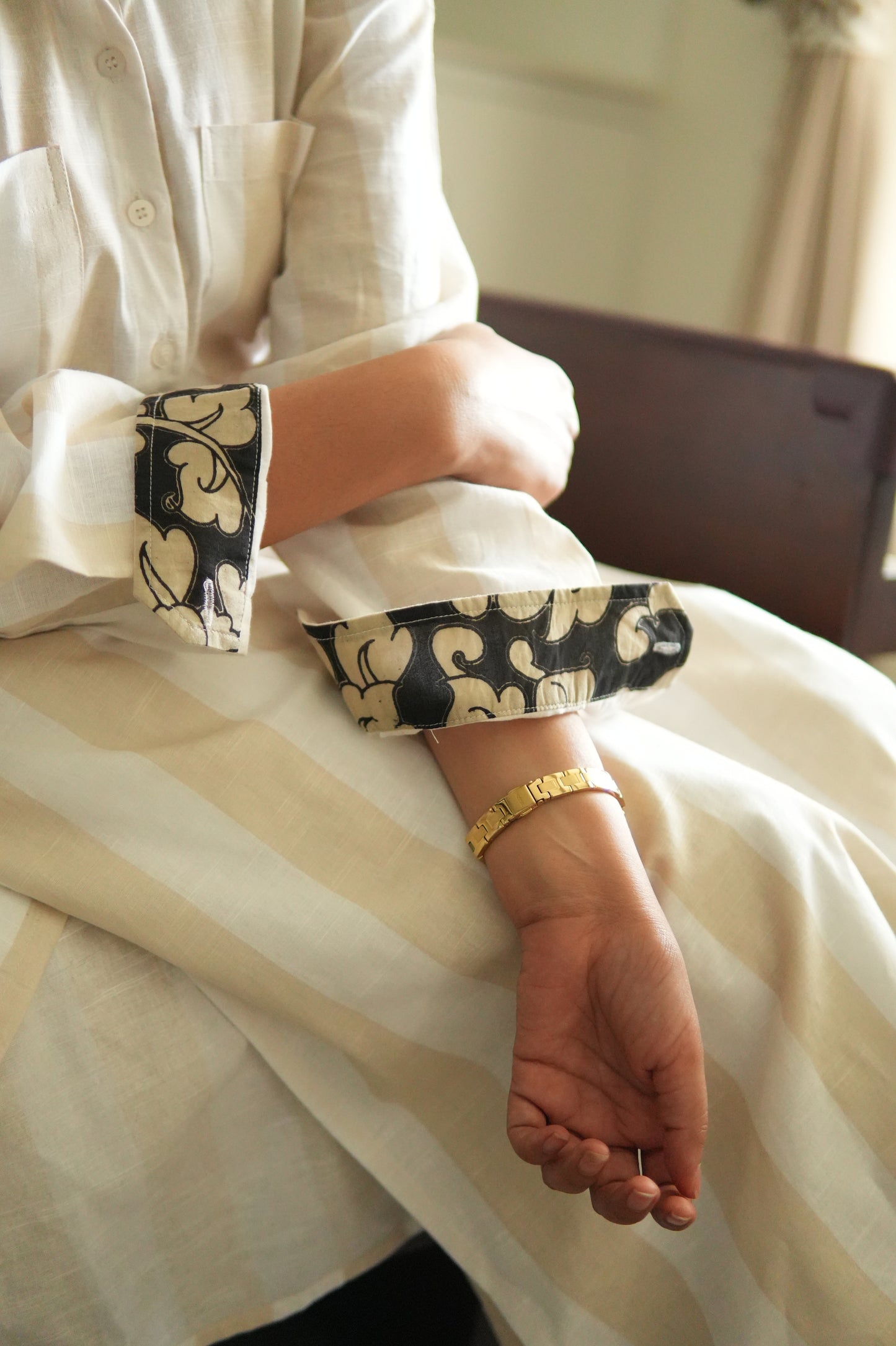 SAAZ LINEN IVORY AND BEIGE KURTA AND PANTS