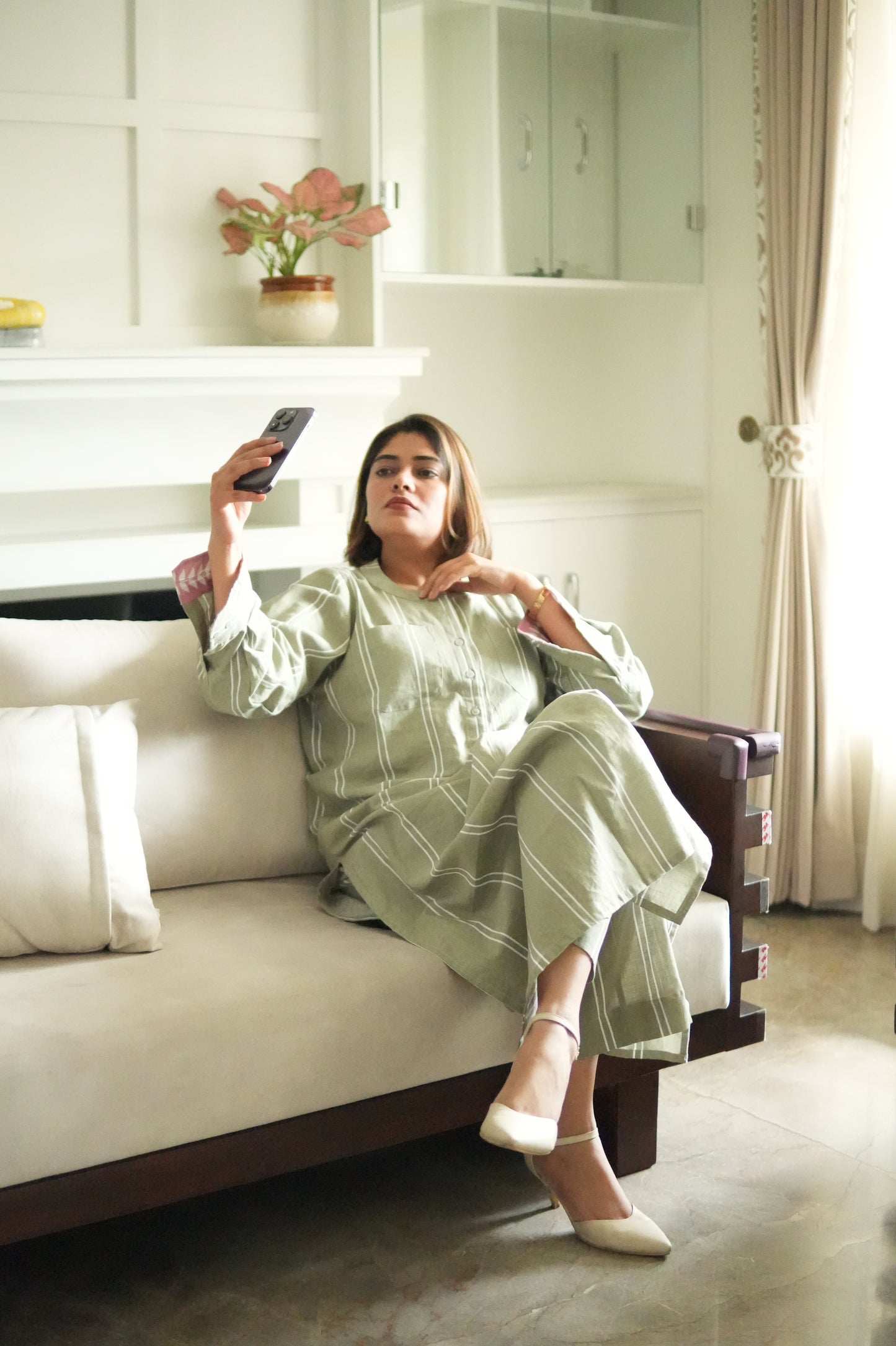 GULZAR OLIVE LINEN KURTA AND PANTS