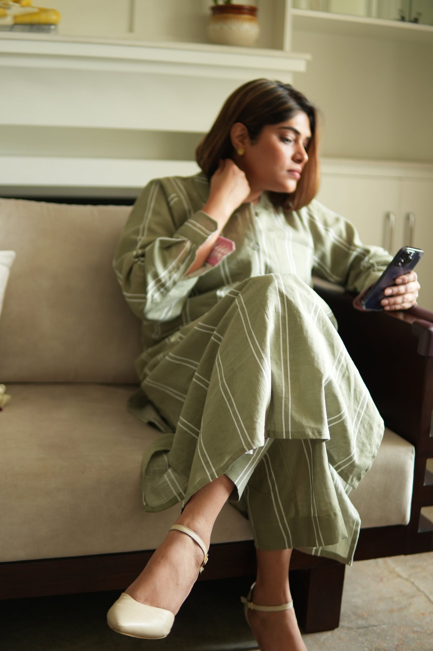GULZAR OLIVE LINEN KURTA AND PANTS
