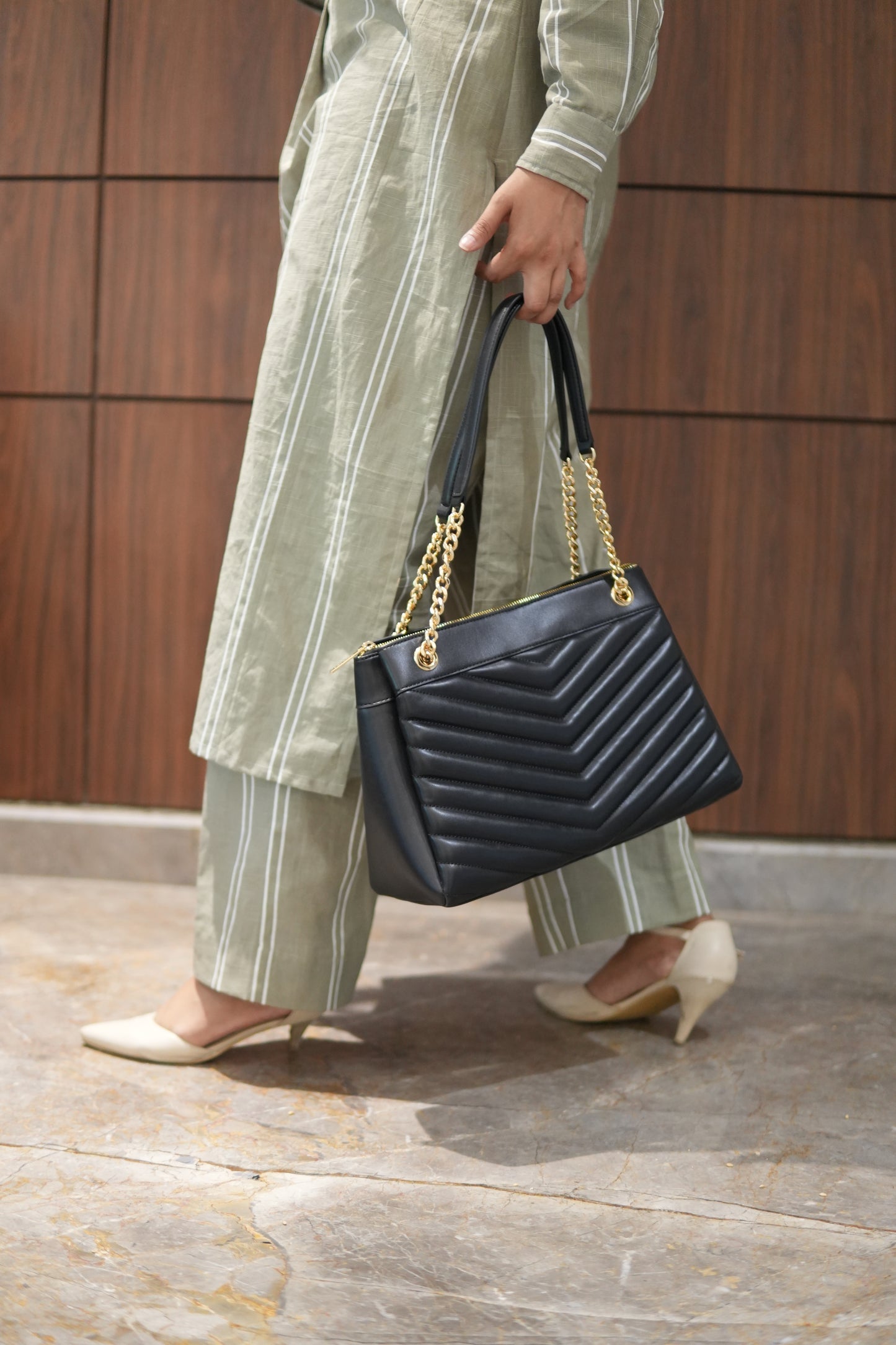 GULZAR OLIVE LINEN KURTA AND PANTS