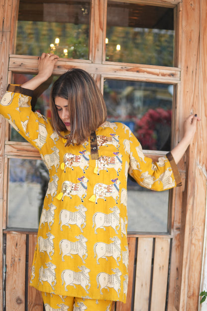 NANDI MUSTARD KALAMKARI SHORT LENGTH KURTA AND PANTS