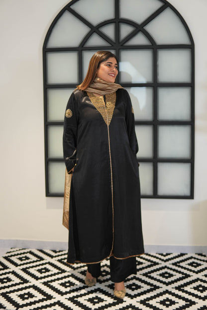 NOOR-E-SHAAM MASHRU SILK KURTA SET