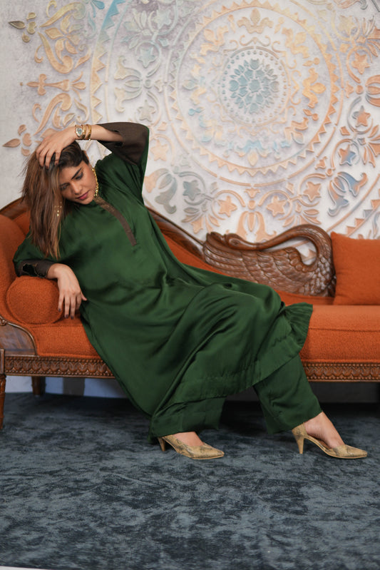 NOOR-E-SABZ EMERALD MODAL SILK KURTA SET WITH BRONZE TISSUE DETAILING