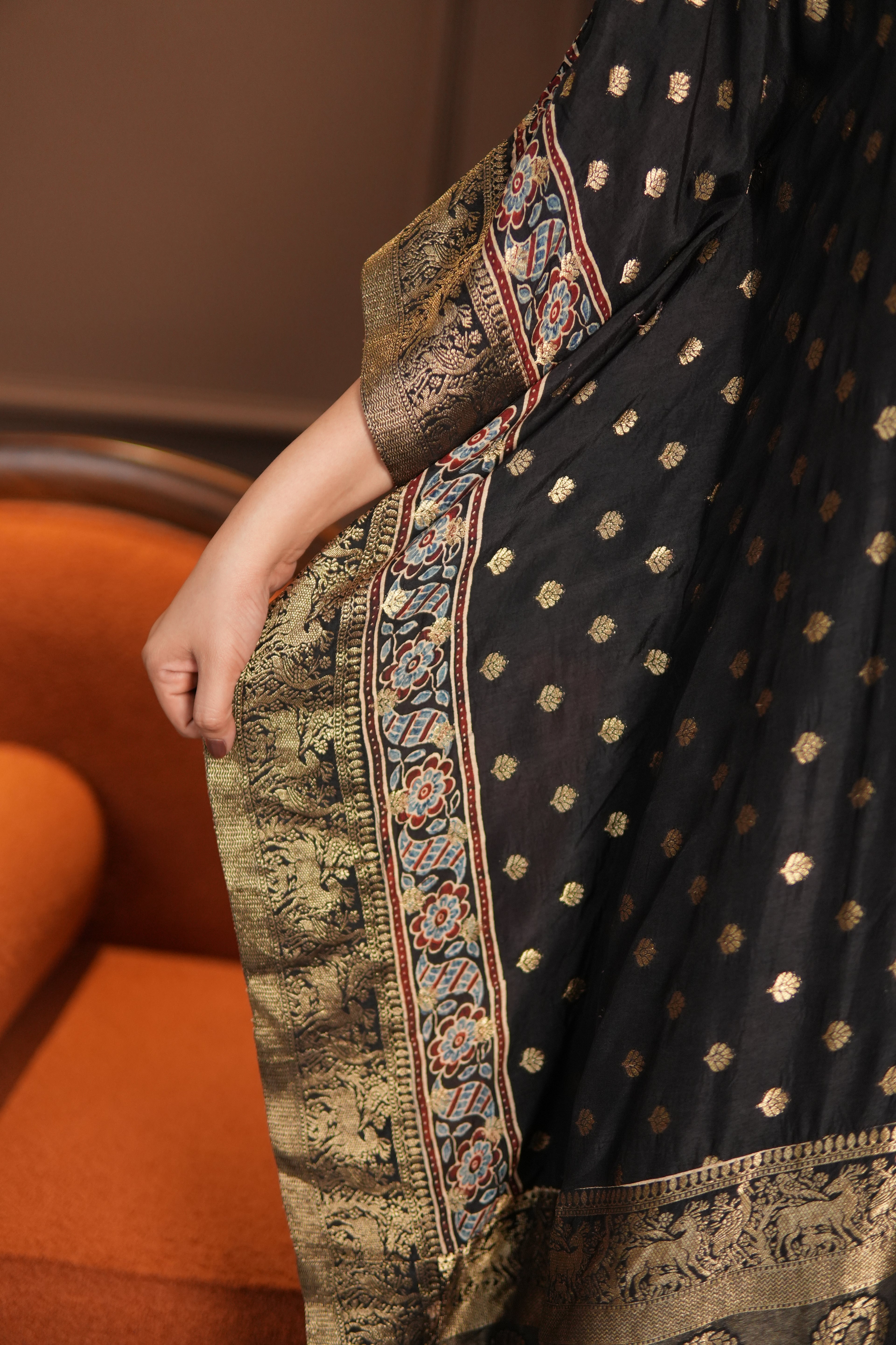 Noor-e-Zeba Black Dola Silk Kaftan Set with Banarasi Brocade