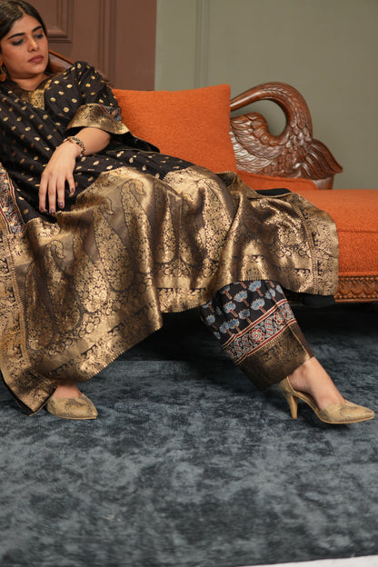 NOOR-E-ZEBA BLACK DOLA KAFTAN SET