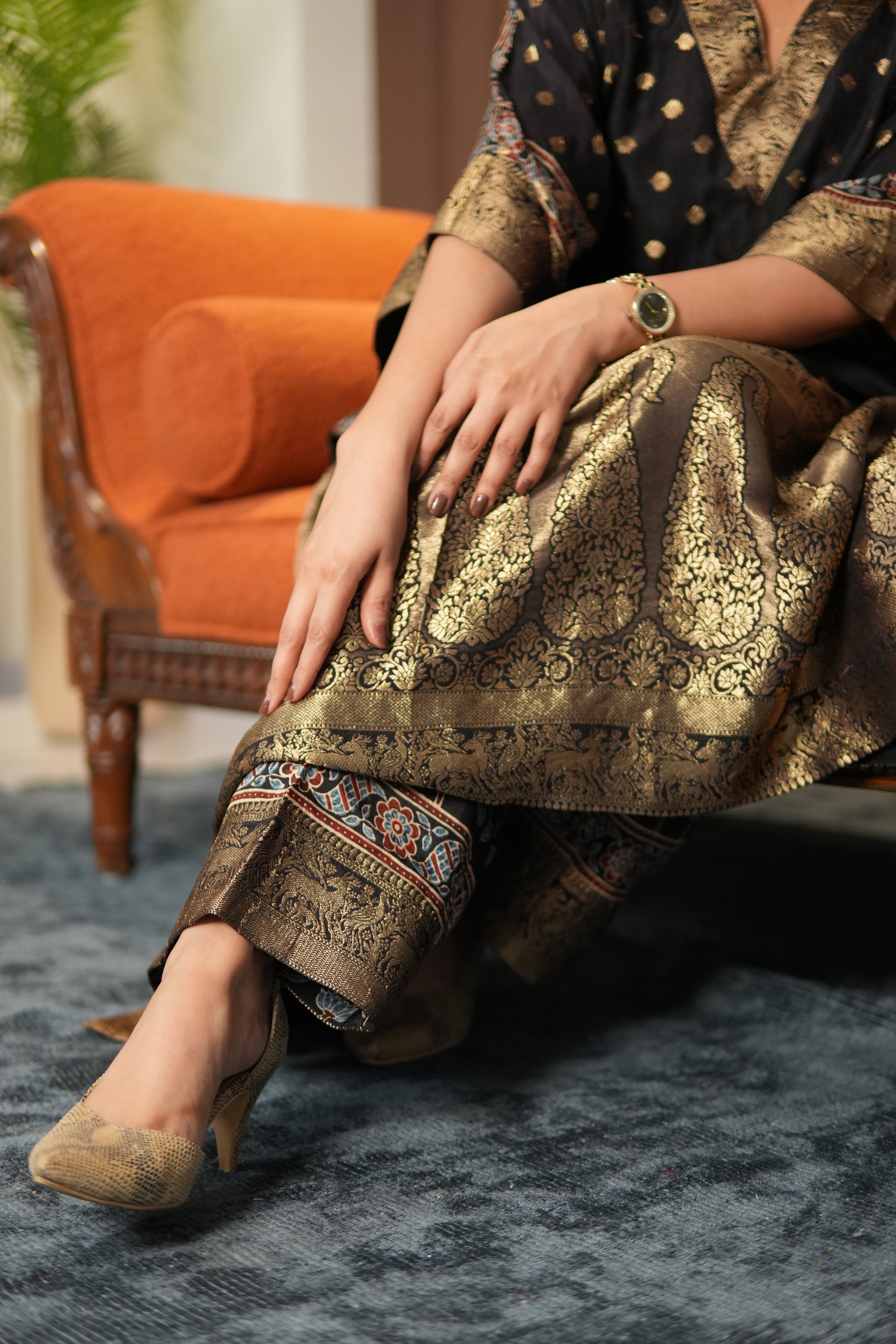 Noor-e-Zeba Black Dola Silk Kaftan Set with Banarasi Brocade