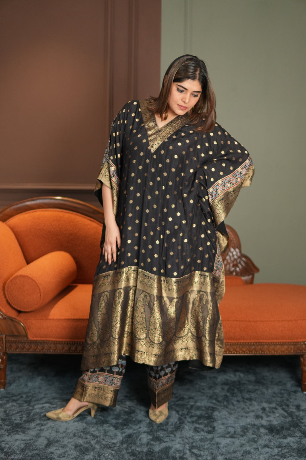 Noor-e-Zeba Black Dola Silk Kaftan Set with Banarasi Brocade