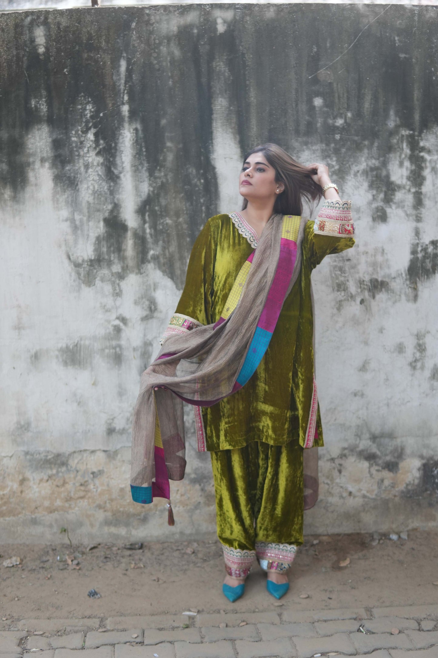 Khaas Dhoop Velvet Suit