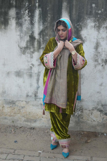 Khaas Dhoop Velvet Suit