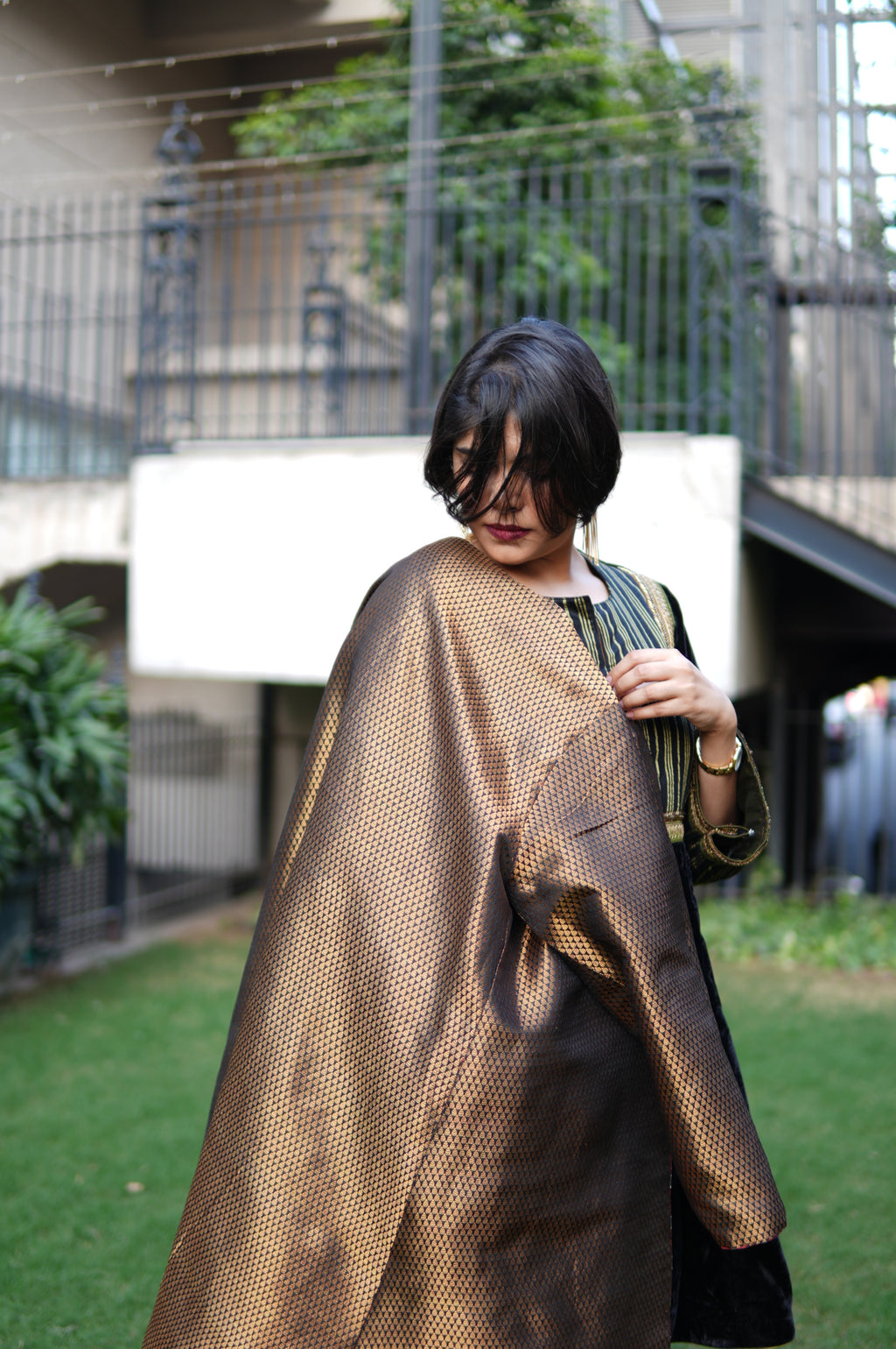 SHIFAARISH LONG JACKET