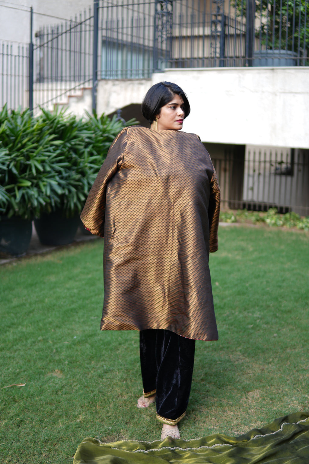 SHIFAARISH LONG JACKET