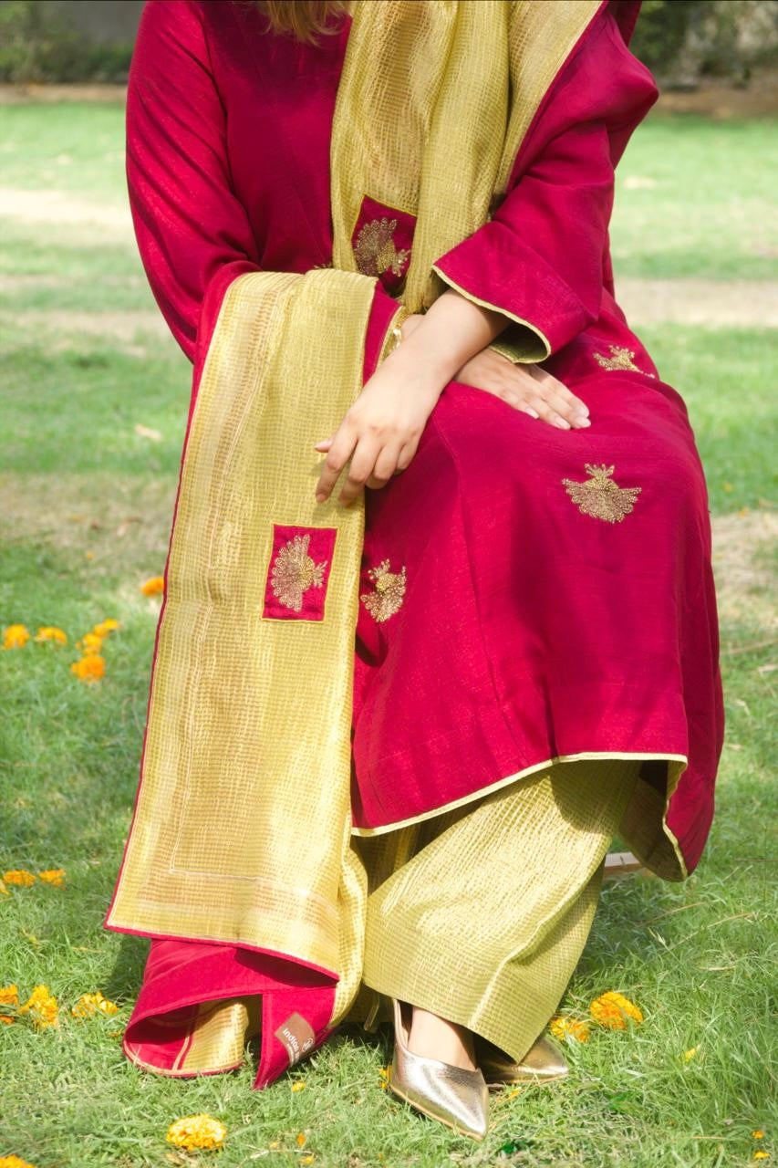 Raas Kamal Hand-Embroidered Kurta, Pants and Dupatta set