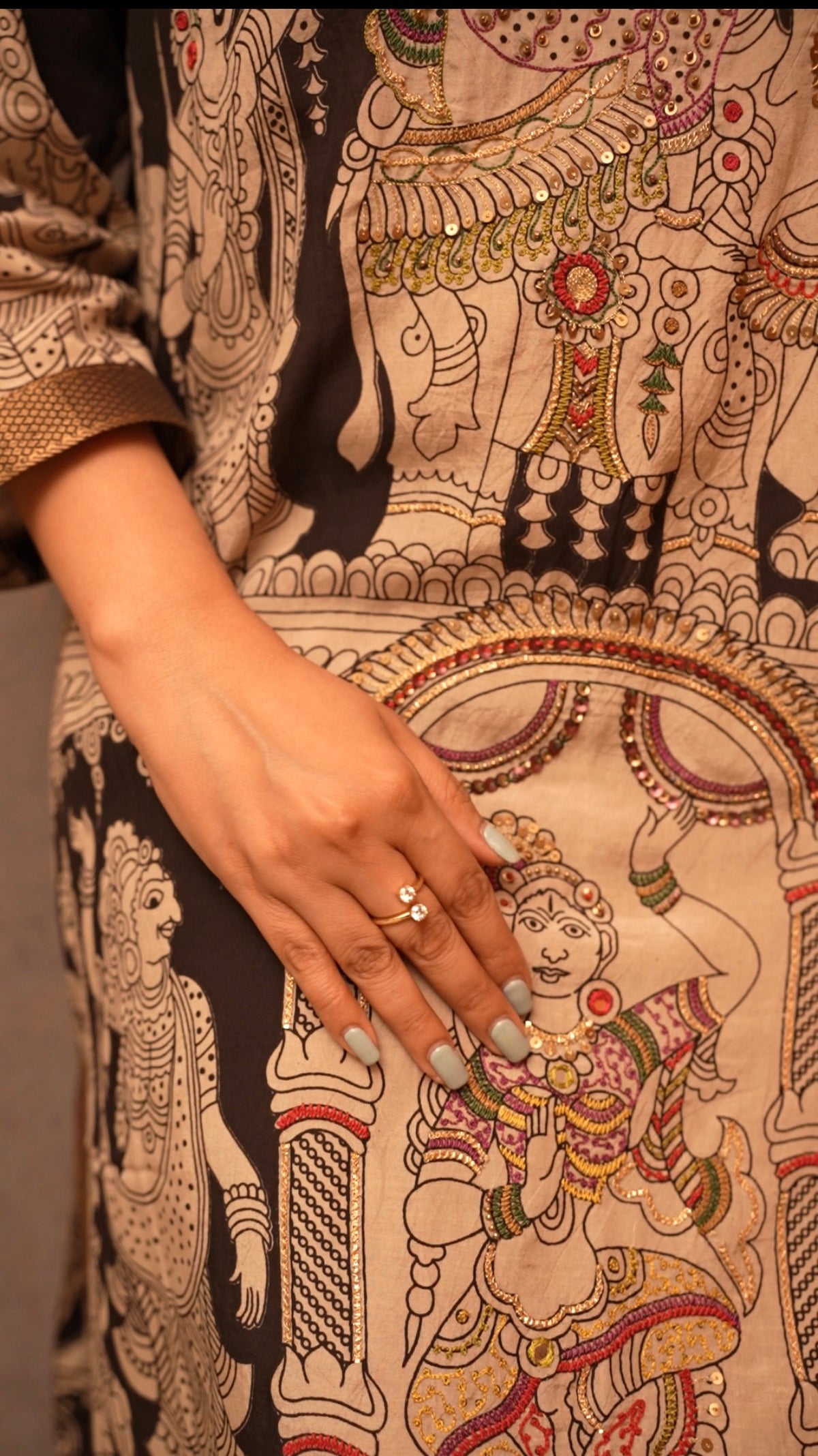 Trimurti Kalamkari Short Kurta and Pants Set