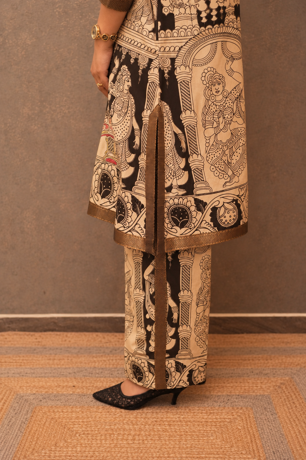 Trimurti Kalamkari Short Kurta and Pants Set